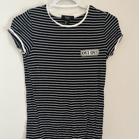 F21 Striped Oui Oui Top - 9/10 Condition - Picture 1 of 1